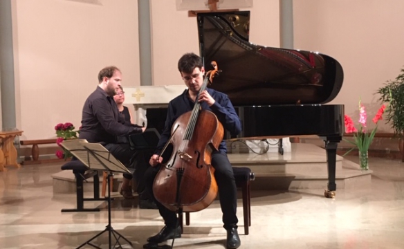 Victor Julien-Laferrière, violoncelle. J-Vitaud, piano. Lathuile. Août 2019